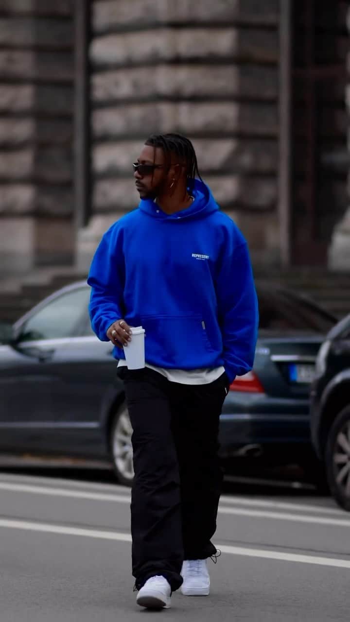 Men Withのインスタグラム：「Hoodie is always a good idea - rate the outfit 👍🏽 or 👎🏽  #menwithstreetstyle」