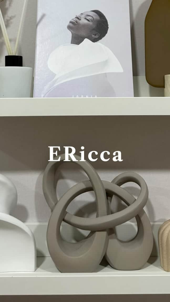 秋山衣梨佳のインスタグラム：「📢💙💙 　  お知らせ📢 　 "ERicca"OPEN🎉  元々してた通販サイトをリニューアルしました🎉  アクセサリーだったり オリジナルTシャツだったり いろんなものを これから販売していきます✌️ 　 普段うちもつけてるアクセサリーたち。 反響次第で色々増やしていく予定です！ 　  まず第一弾は 11/16までのご購入で 12月中旬発送です📦 クリスマスプレゼントに良いかも🎄 　 ひとことメッセージも書くので 備考欄に宛先の名前とか こんなこと書いてくれ〜とか このインスタなら認知されてる！ みたいなのあれば書いてください✏️ メッセージいらない人は何も書かなくてOK👌 　  URLはこちら！ https://erikarin1118.theshop.jp/ 　 ストーリー＆ハイライトから 飛べるようにしておくね✈️ 　 予約販売と言いながら 売り切れもあるのでお早めに😌 　 　 .」