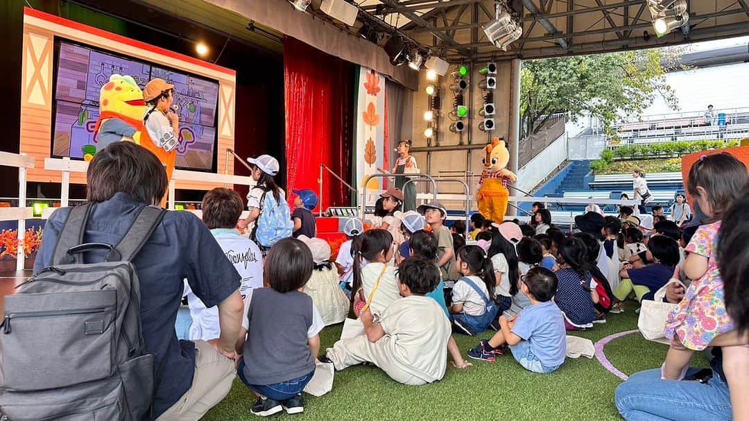 鈴鹿サーキット【公式】のインスタグラム：「土・日・祝日開催のイベント「コチラと大収穫フェスティバル」は11月5日(日)が最終公演！ 野菜や果物を収穫したり、お料理を作ったり、ダンスを踊ったり…🥕🍎🌰🍇 コチラたちとたくさん体を動かして楽しもう！ みんなの参加待っています✨  時間：15:00～ 集合場所：ホテルゲート前広場   #鈴鹿サーキットパーク #テーマパーク　 #遊園地 #東海 #三重県 #鈴鹿市 #鈴鹿サーキット #子どもとお出かけ #赤ちゃんとおでかけ #家族でお出かけ #三重旅行」