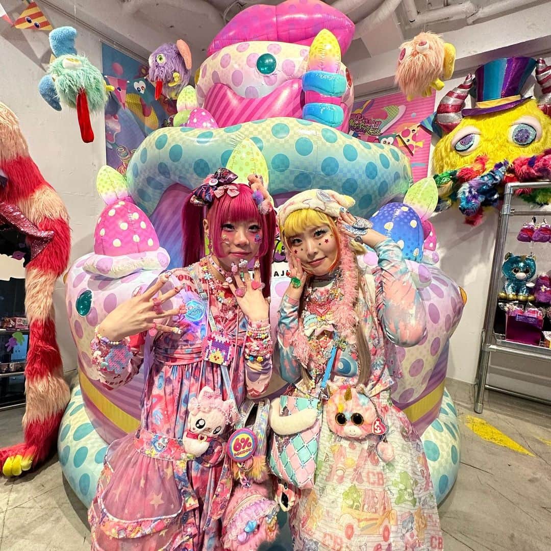 KAWAII MONSTER CAFEさんのインスタグラム写真 - (KAWAII MONSTER CAFEInstagram)「Thank you for comming🌈😈💖🏹🫧  #kawaiimonstershop #kawaiimonstercafe  #japan#tokyo#harajuku#tokyotrip#tokyotravel#ハロウィンイベント#popup#6dokidoki#decora#harajukugirls#japanesegirl #harajukufashion#hapajukufood#takeshitastreet#竹下通り#原宿ランチ」11月2日 21時08分 - kawaiimonstercafe