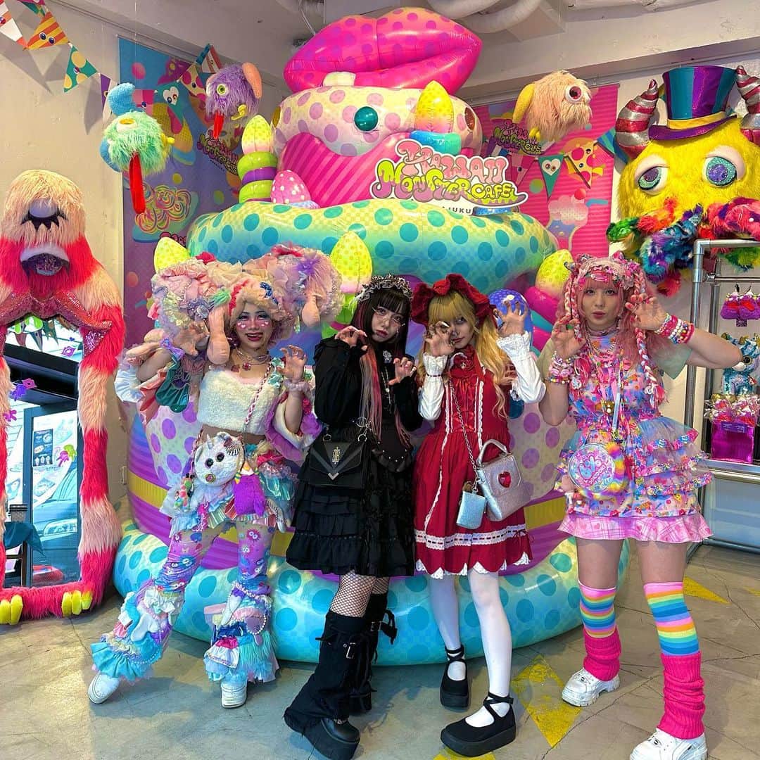 KAWAII MONSTER CAFEさんのインスタグラム写真 - (KAWAII MONSTER CAFEInstagram)「Thank you for comming🌈😈💖🏹🫧  #kawaiimonstershop #kawaiimonstercafe  #japan#tokyo#harajuku#tokyotrip#tokyotravel#ハロウィンイベント#popup#6dokidoki#decora#harajukugirls#japanesegirl #harajukufashion#hapajukufood#takeshitastreet#竹下通り#原宿ランチ」11月2日 21時08分 - kawaiimonstercafe