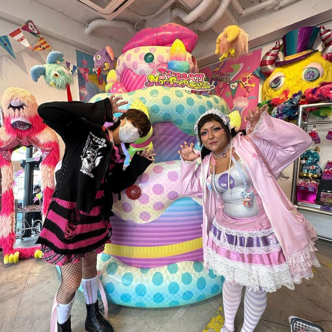 KAWAII MONSTER CAFEさんのインスタグラム写真 - (KAWAII MONSTER CAFEInstagram)「Thank you for comming🌈😈💖🏹🫧  #kawaiimonstershop #kawaiimonstercafe  #japan#tokyo#harajuku#tokyotrip#tokyotravel#ハロウィンイベント#popup#6dokidoki#decora#harajukugirls#japanesegirl #harajukufashion#hapajukufood#takeshitastreet#竹下通り#原宿ランチ」11月2日 21時08分 - kawaiimonstercafe