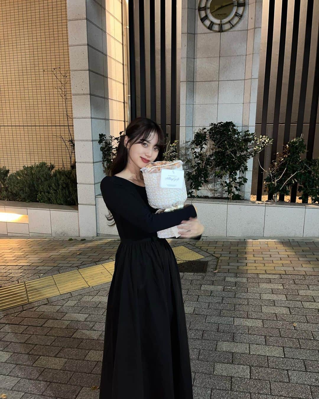 酒元麻衣（まいへー）さんのインスタグラム写真 - (酒元麻衣（まいへー）Instagram)「神戸🌃🤍  ロッテリア買って夜景を見ながら食べたのが 凄く楽しかったし良い思い出🤍  #神戸#家族旅行」11月2日 21時14分 - maihee