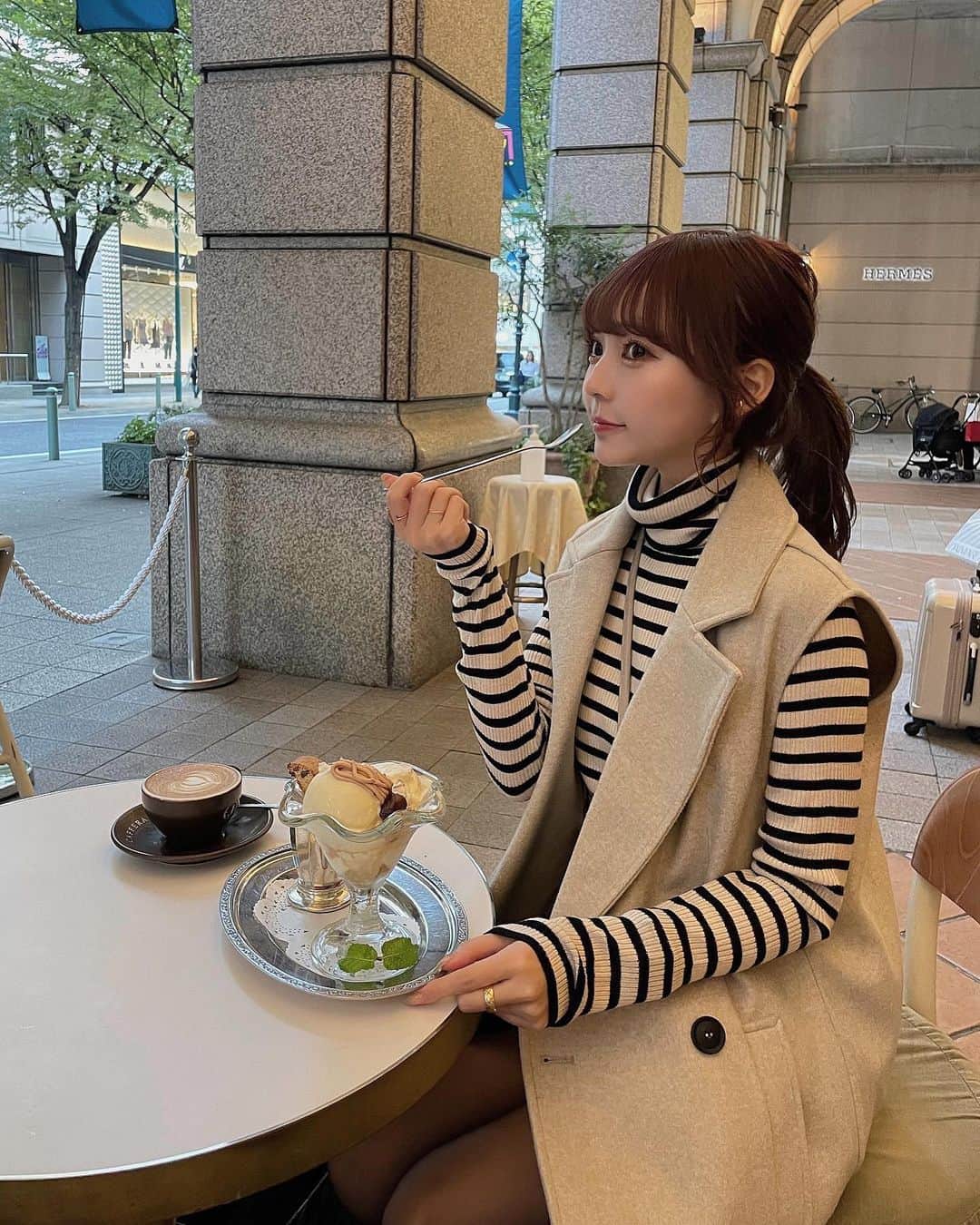 ムサシのインスタグラム：「久しぶりのkobe⚓️ ⁡ あったかくてテラス席が最高 UNIQLOのボーダー可愛いよね👍🏻🖤 ⁡ ⁡ #outfit #ootd #uniqlo #zara #ユニクロ #ユニクロ購入品 #ザラ」