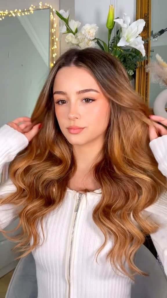 ghd hairのインスタグラム：「This transformation though 🤤 @glambyflo shows us how she creates princess hair with our deluxe gift set featuring platinum+ and helios ☁️✨  #ghd #ghdhair #ghddreamland #hairtransformation #giftset #giftsforher #xmasgiftsforher」