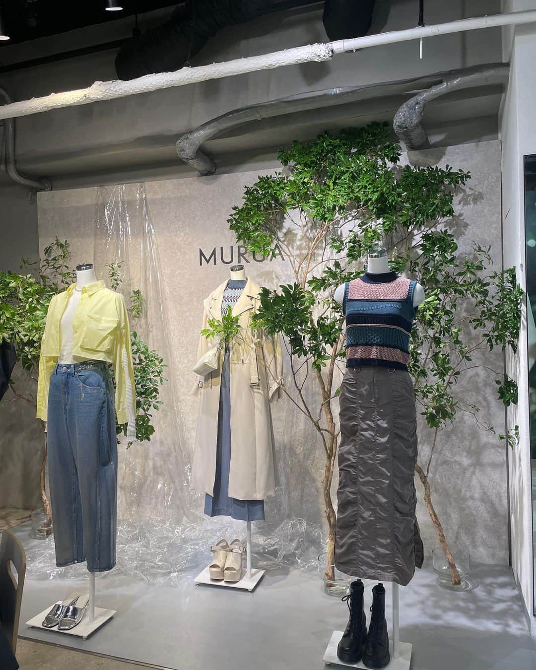中嶋桃花のインスタグラム：「MARK STYLER 2024 S/S の展示会にお邪魔してきました🐈‍⬛♡  かわいいのたくさんあって、もう来年が楽しみ🫠笑 届き始めたら紹介するね✨」