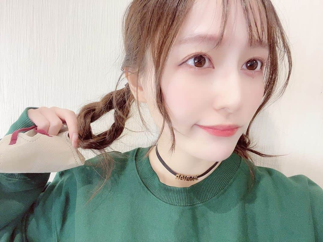 三浦菜々子のインスタグラム：「この前珍しめの髪型した☺︎  #白キャン #真っ白なキャンバス #アイドル #idol #三浦菜々子 #ヘアアレンジ」