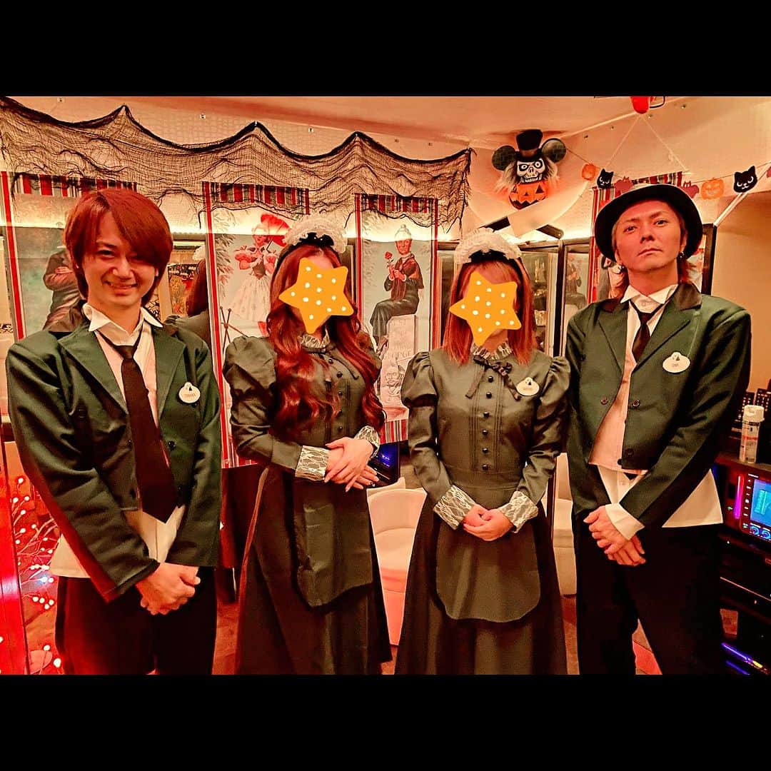 田中純弥のインスタグラム：「周年イベント&ハロウィンはありがとうございました✨ イベントでは沢山の方に祝っていただき幸せすぎました😊本当に感謝ばかりです✨ これからもよろしくお願いいたします✨  ハロウィンはDDの雰囲気に合わせてディズニーキャストさんのイメージで🎃👻 久々にハロウィンをした気がします🤣 楽しかった笑🤣 11月中旬までお店はハロウィン仕様にしとこかな😗😗」
