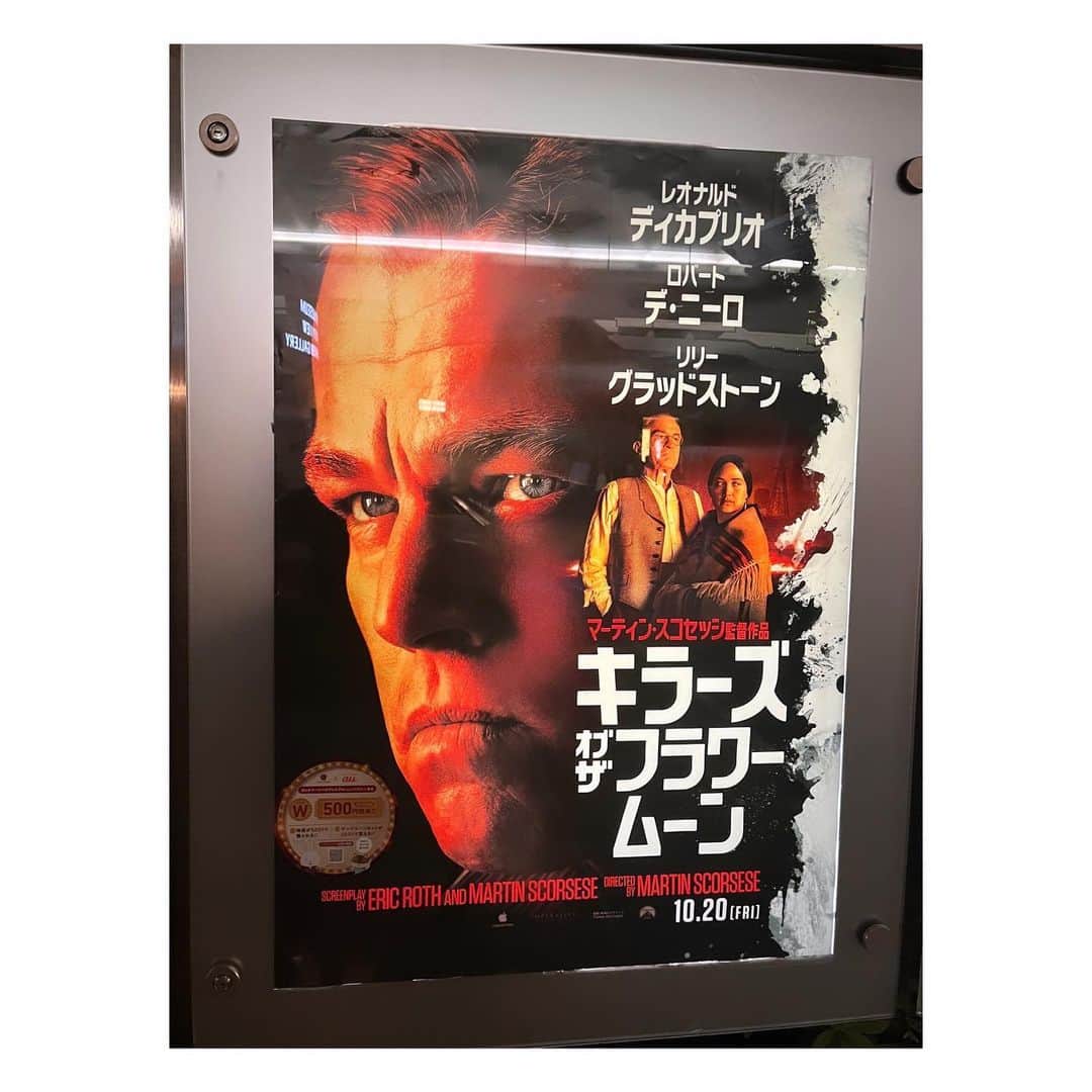 阿部洋子のインスタグラム：「🍿🎬📽  観てきた！  #キラーズオブザフラワームーン  #killersoftheflowermoon  衝撃！アレが実話だなんてーーー！  ディカプリオのダメっぷりよかったー デニーロの悪い顔😏もまたよし  とにかく長い、長いのだけど、 なぜか長さは感じず！  ただただ圧倒されて帰路に着く  #leonardodicaprio  #robertdeniro   #movie #cinema」