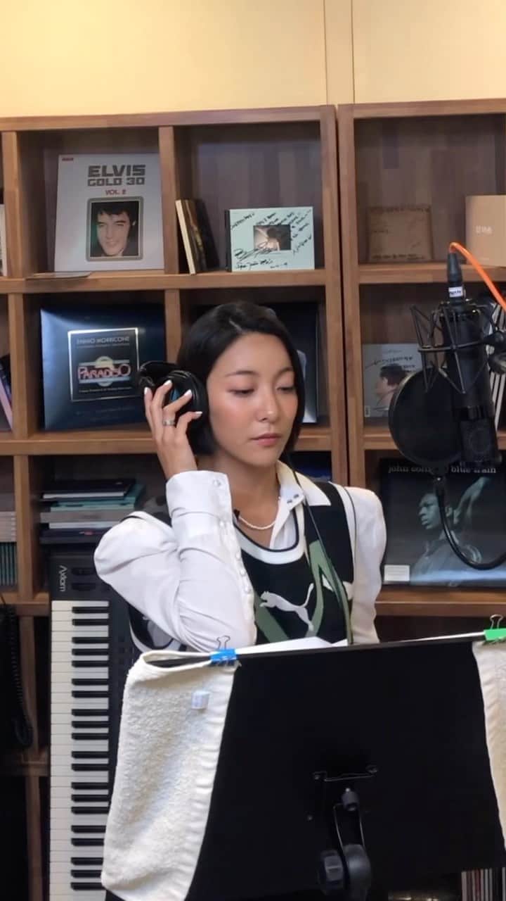 のインスタグラム：「[거친피부 투명하게& 탄력리프팅]   중요한 촬영과 행사를 앞두고 달려간 곳은 바로 @Larte_chenho 피부과!! 닥터 김중훈원장님과는 벌써 10년이 넘은 베프이자 저의 은인이셔요👑  저와 가족들 주변 지인 분들까지 꼼꼼히 제대로 치료해 주시는 최고의 닥터이십니다!! ✨✨  미국에서 관리 못한 제 피부를 맑고 투명하게 치료하러 달려갔는데요~무엇보다 촬영을 위해 ‘피부톤 개선’ 과 ‘리프팅케어’ 를 집중 관리 해주셨습니다.  치료 후 빠르게 촬영을 들어가야 했기에 더욱 섬세히 봐 주셨어요💓☺️  앞으로 햇빛 자외선 조심, 스킨케어 잘할게요 그리고 관리도 열심히 받을게요 김중훈원장님 항상 고맙습니다.」