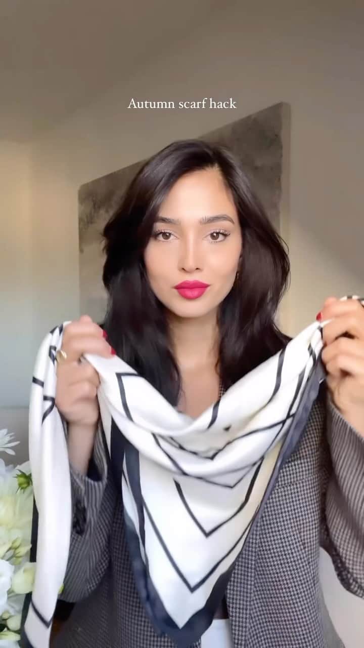 Angel™のインスタグラム：「🔺More fashion inspo Save for later. Credit @samira.sfiii #autumnlooks #fashion #outfit #looks #ootd #style #autumnoutfit #preppy #fastfashion #autumnclothes #autumnclothesforwomen #fashionshows #fashionwomen #outfitsaesthetic #womensclothing #womenfashion #autumnlook #autumnfashion #fashionweek #fashionista #americanstyle ❤️ #asaqueen #scarfs #fashiontips #fashionhacks」