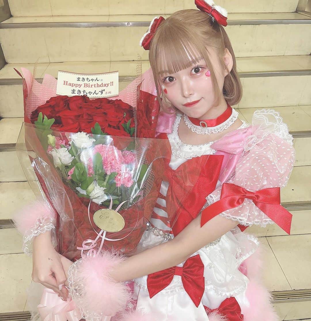 達家真姫宝のインスタグラム：「遅くなりましたが 10/19で22歳になりました🎂❤️  22歳も変わらず応援よろしくお願いします！ もっともっと頑張ります✊🏻」