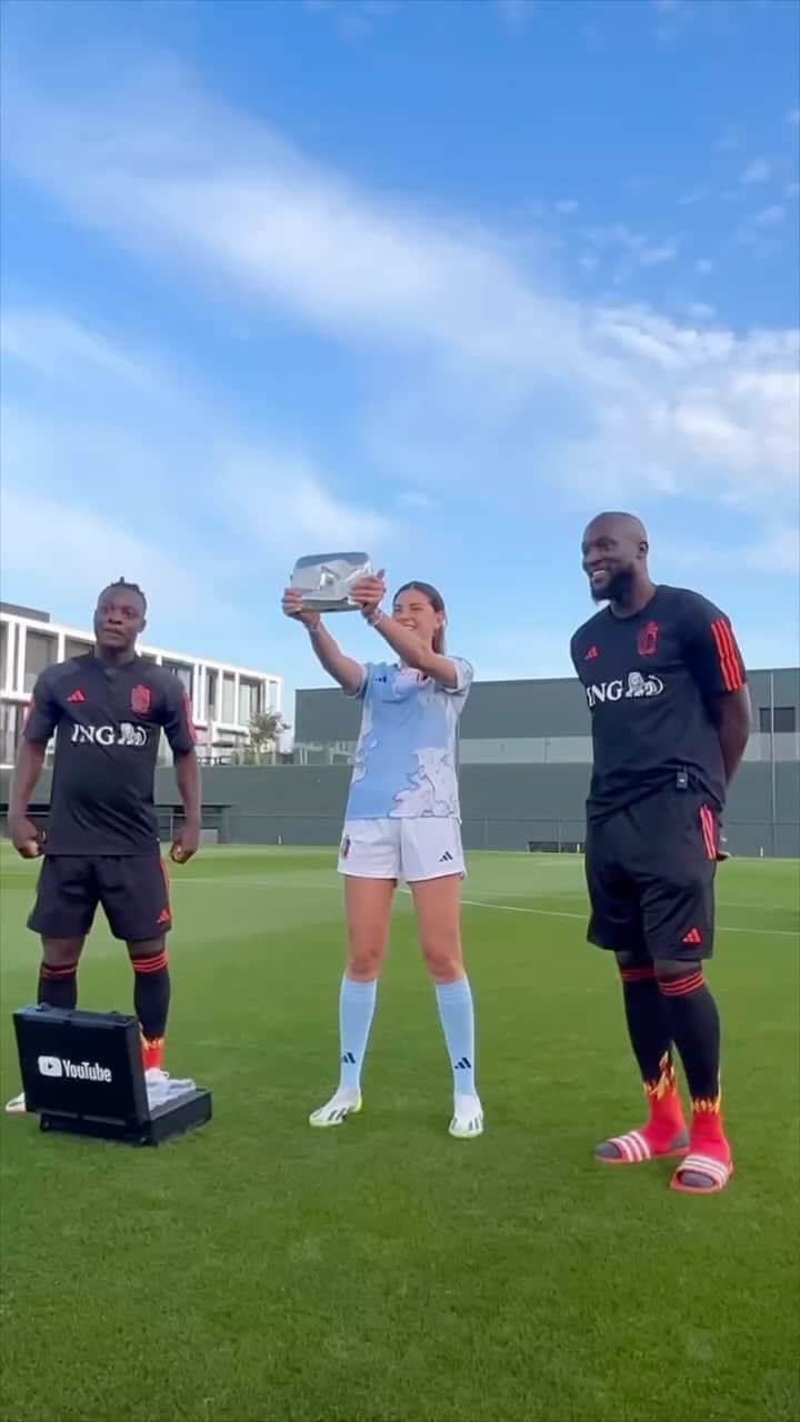 のインスタグラム：「say CONGRATS to Belgian footballer & creator @celine.dept, who just got a Diamond Play Button! ⚽️💎 #YouTubeCreatorAwards」