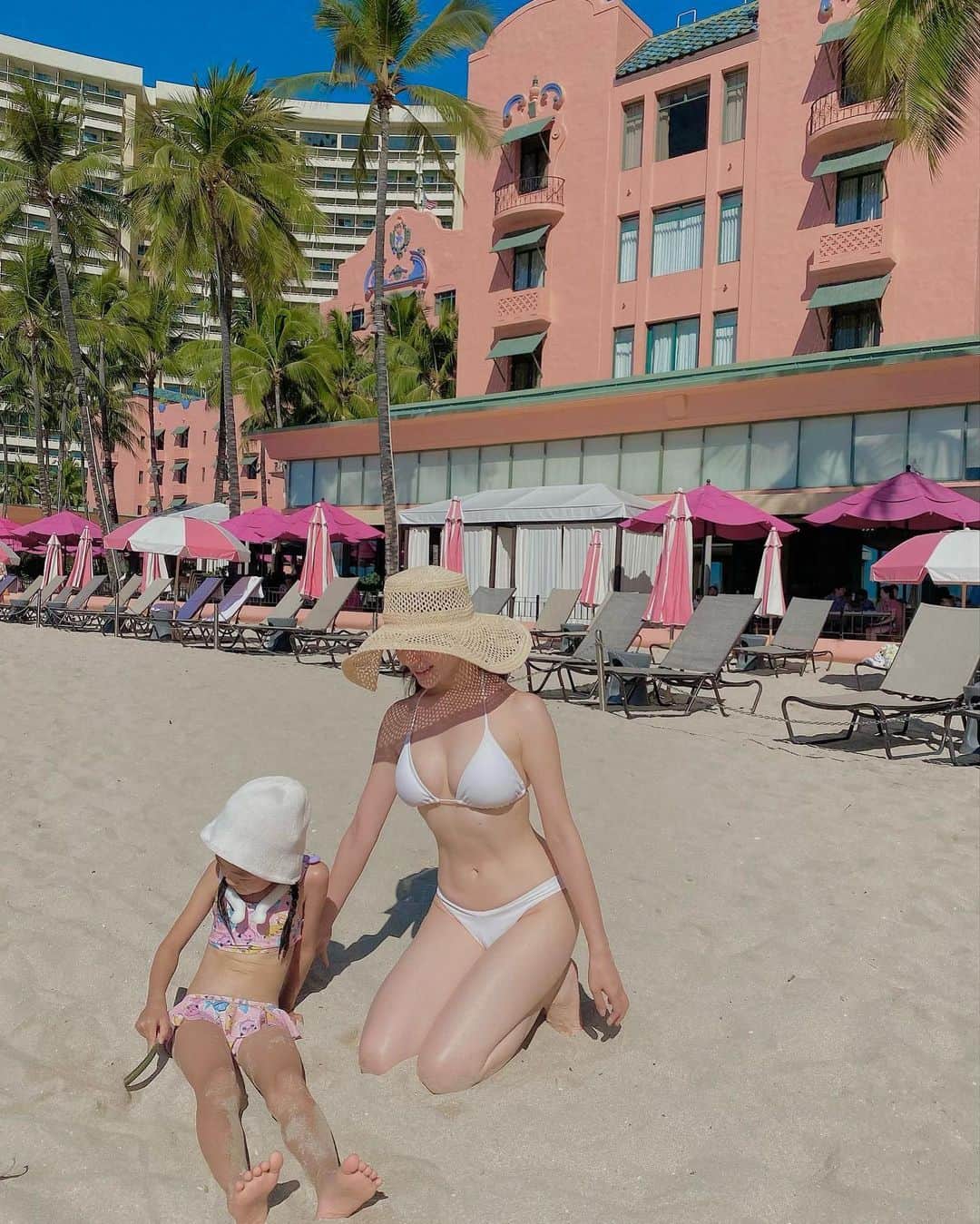 山口愛実のインスタグラム：「⛱⛱⛱⛱⛱  #waikiki  #beach」
