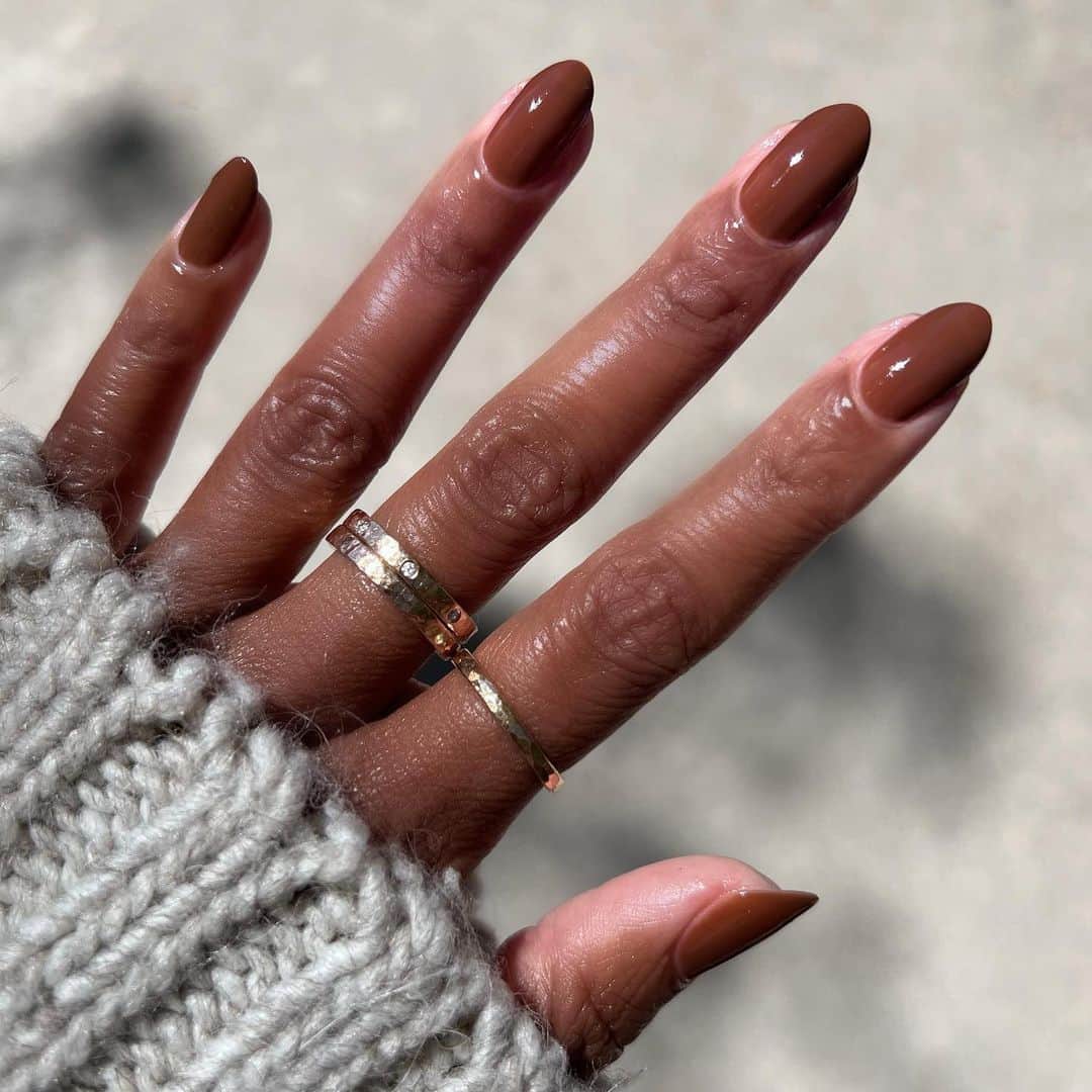 Cosmopolitanさんのインスタグラム写真 - (CosmopolitanInstagram)「Goooood morning, just your friendly reminder that fall nail trends have never better hotter. Get some 🔥 inspo at the link in bio.  #rg @themaniclub」11月2日 22時30分 - cosmopolitan