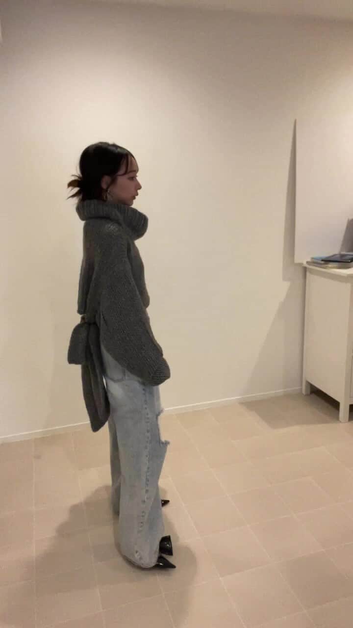 西もなかのインスタグラム：「【❤︎Winter Collection Vol.2❤︎】⠀ 商品紹介・コーディネート提案のインスタライブです♡⠀ ⠀ 11/1 ~ 11/4 23:59の期間限定で販売を行っております、⠀ ☑︎バックリボンローゲージニット⠀ ☑︎レザーベアワンピ(＋グローブ)⠀ ☑︎ワンショルダーバッグ⠀ ⠀ の商品のご説明と、色々なコーディネートをご提案してみました♡⠀ 是非ご覧ください❤︎❤︎」