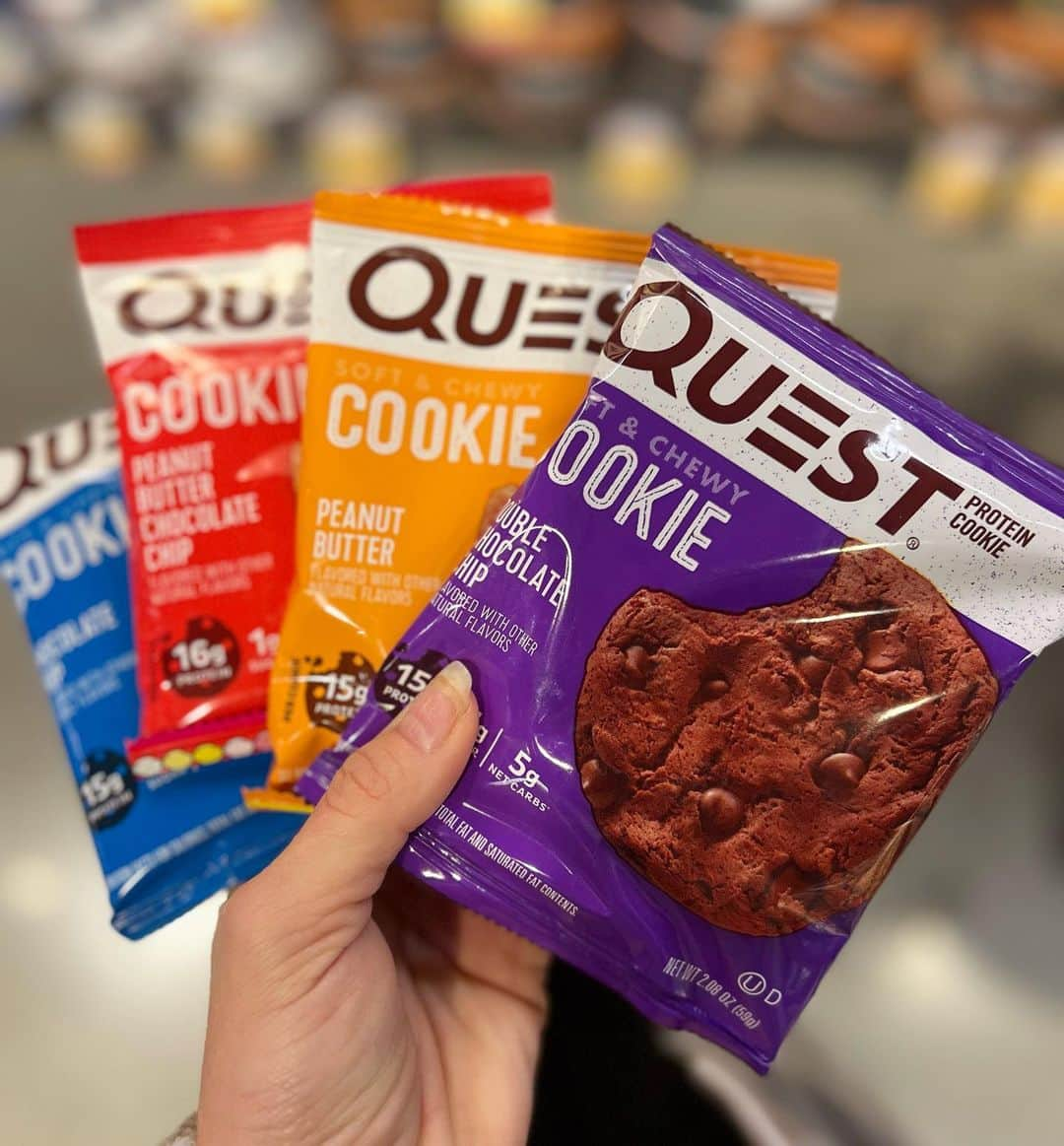 questnutritionさんのインスタグラム写真 - (questnutritionInstagram)「no new news here, mama always needs snacks… 😋  also not new news, @questnutrition snacks have fueled me for at least a decade at this point- high protein, macro friendly and the most tasty flavors!!  (shout out to everyone who voted for peanut butter cookies > chocolate chip cookies in my story)   however, what is new news- @marianosmarket is now completely stocked up in ALL of the @questnutrition snacks: not just bars but chips, cookies, candies and even shakes!   head over to your local @marianosmarket or @kroger store today to get stocked up!!  #QuestatKroger #QuestPartner」11月2日 22時14分 - questnutrition