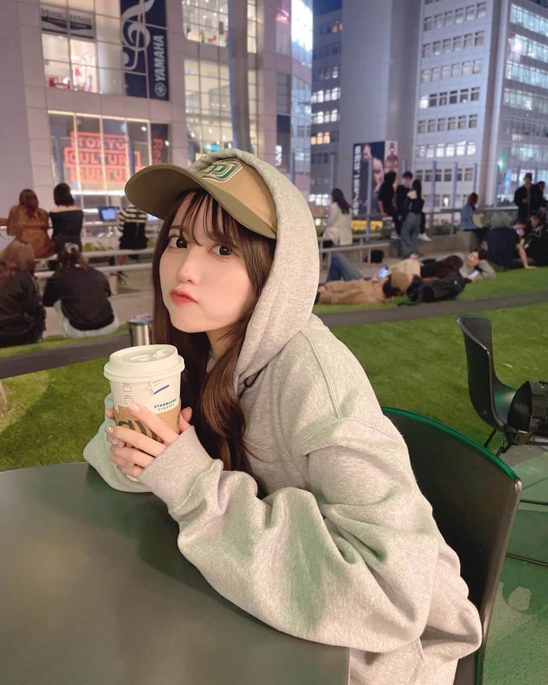 のインスタグラム：「ゆるっとカジュアルコーデもすきー？🍂」
