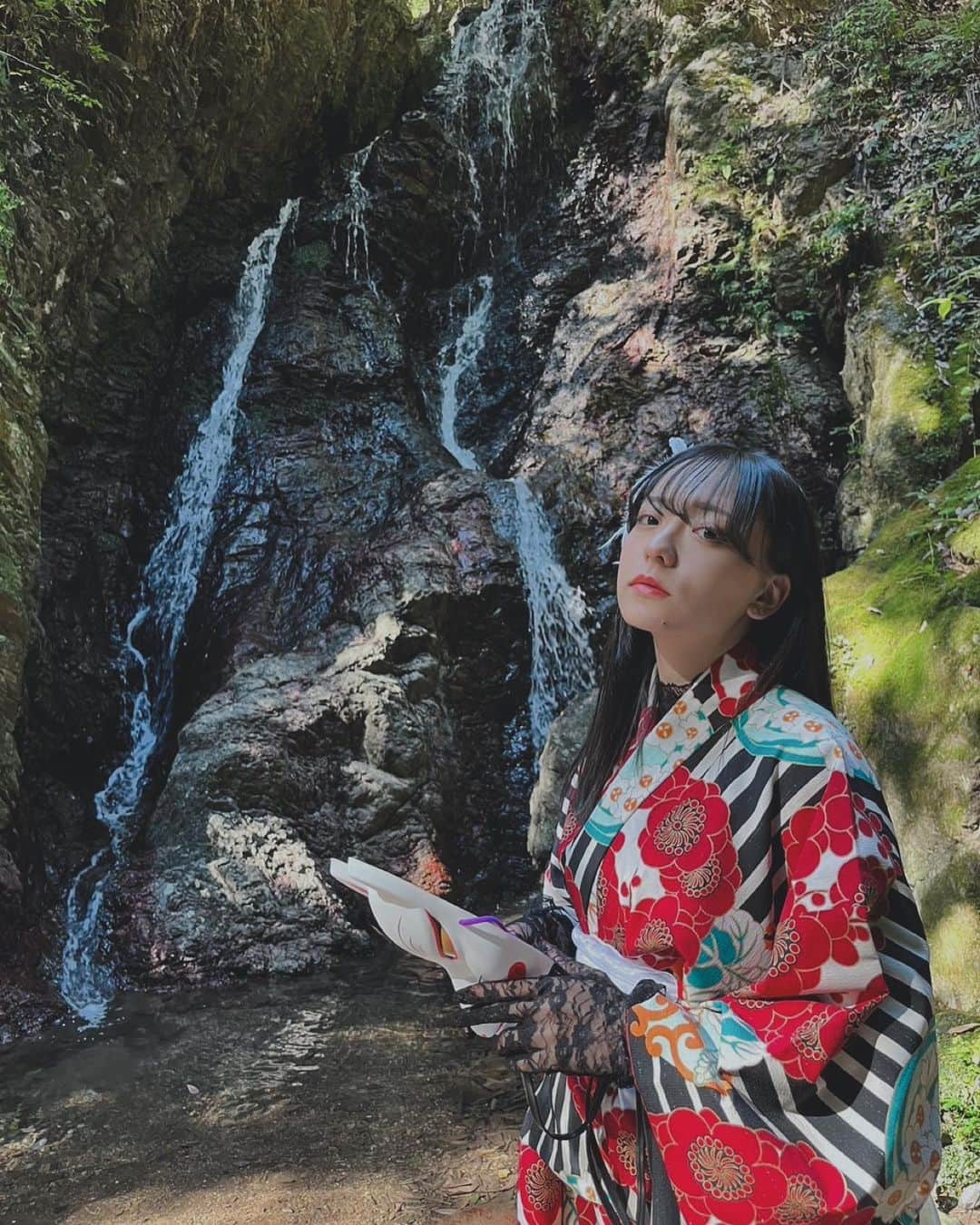 東城希亜のインスタグラム：「.  KIMONO/waterfall  . . . #五常の滝 #kimono #振袖 #雰囲気 #雰囲気好きな人いいね  #좋아요 #좋아요반사 #좋아요그램 #좋아요환영 #좋아요테러 #좋아요꾹 #좋아요폭탄 #좋아요꾸욱 #팔로우 #팔로우환영 #팔로미 #팔로우미 #셀카  #셀카그램 #셀카스타그램 #셀피 #셀피그램 #셀스타그램 #셀끼꾼 #followme」