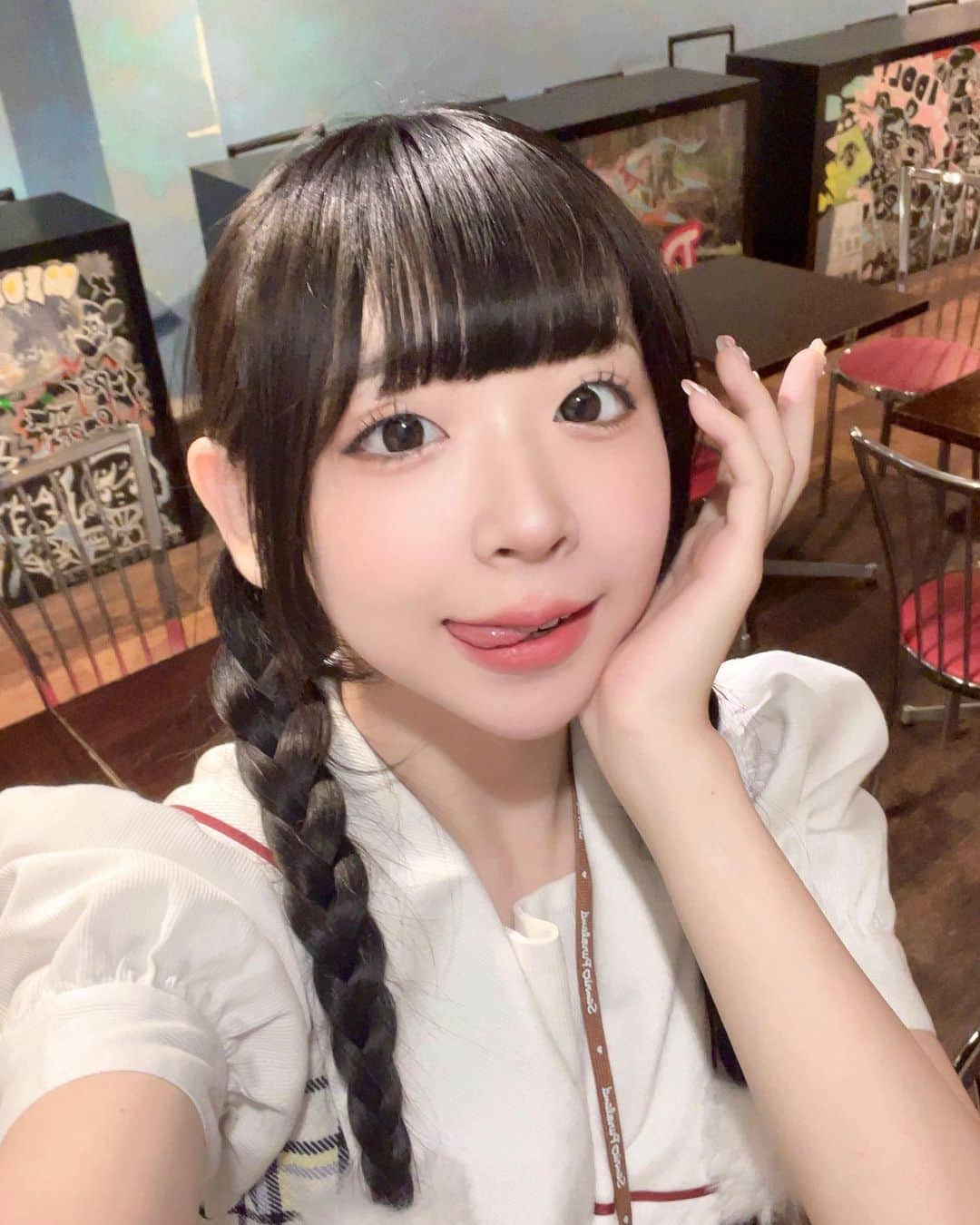 高咲陽菜のインスタグラム：「(・ω＜)★ . . . . . ♡ ••┈┈┈┈┈┈┈┈•• ♡  #japanesegirl #girl #japaneseidol #idol #instagood #instalike #kawaii #cute #雰囲気好きな人いいね #黒髪#黒髪女子 #ヘアアレンジ #偶像 #アイドルヘアアレンジ #でんぱ組 #dempagumi #秋葉原ディアステージ #ディアステ #akihabara #akiba」