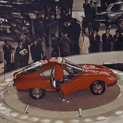 Nissanのインスタグラム：「Throwback to 60 years ago! Let's take a trip down memory lane with these amazing pictures of the 1963 Tokyo Motor Show! 😮‍💨​  #Nissan #Datsun #Vintage #VintageCar #HeritageCar #ClassicCar #TokyoMotorShow #CarLovers」