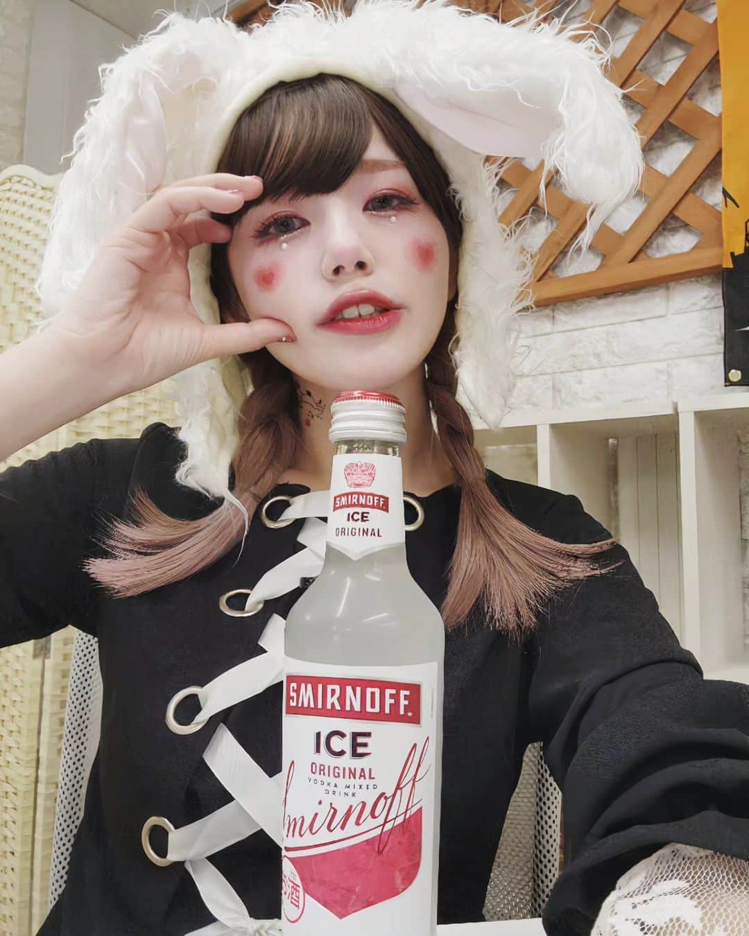Machicoさんのインスタグラム写真 - (MachicoInstagram)「C #まぁゆりしか勝たん 🎃 スミノフ持った酔いどれウサギ🐰🥂 #Machico #セカンドショット #ハロウィン #仮装」11月2日 22時46分 - machico_3s25