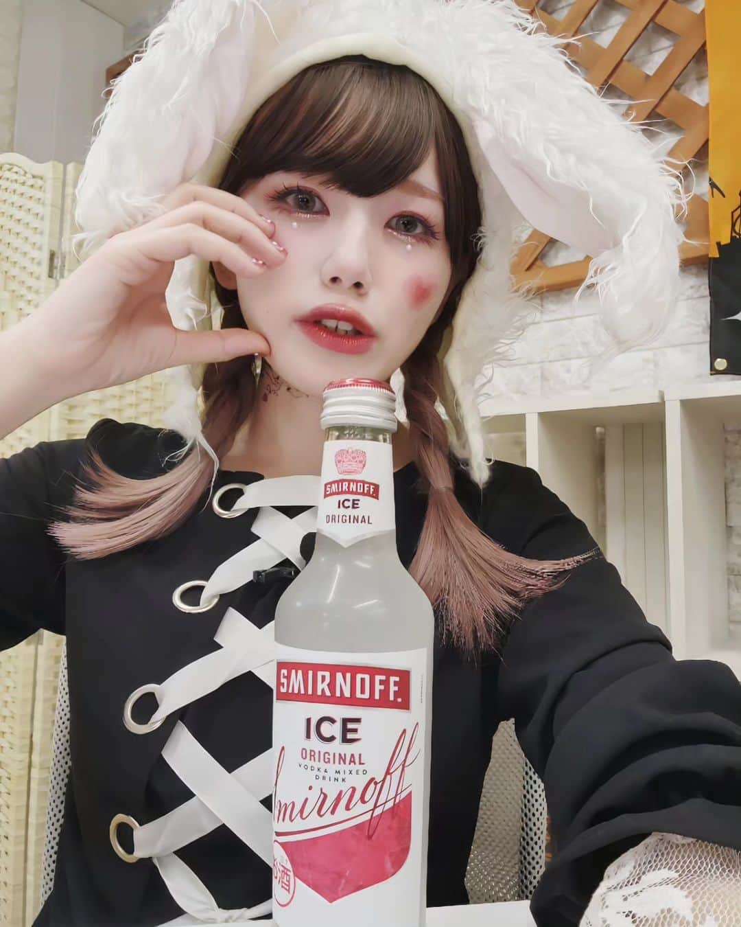 Machicoさんのインスタグラム写真 - (MachicoInstagram)「C #まぁゆりしか勝たん 🎃 スミノフ持った酔いどれウサギ🐰🥂 #Machico #セカンドショット #ハロウィン #仮装」11月2日 22時46分 - machico_3s25