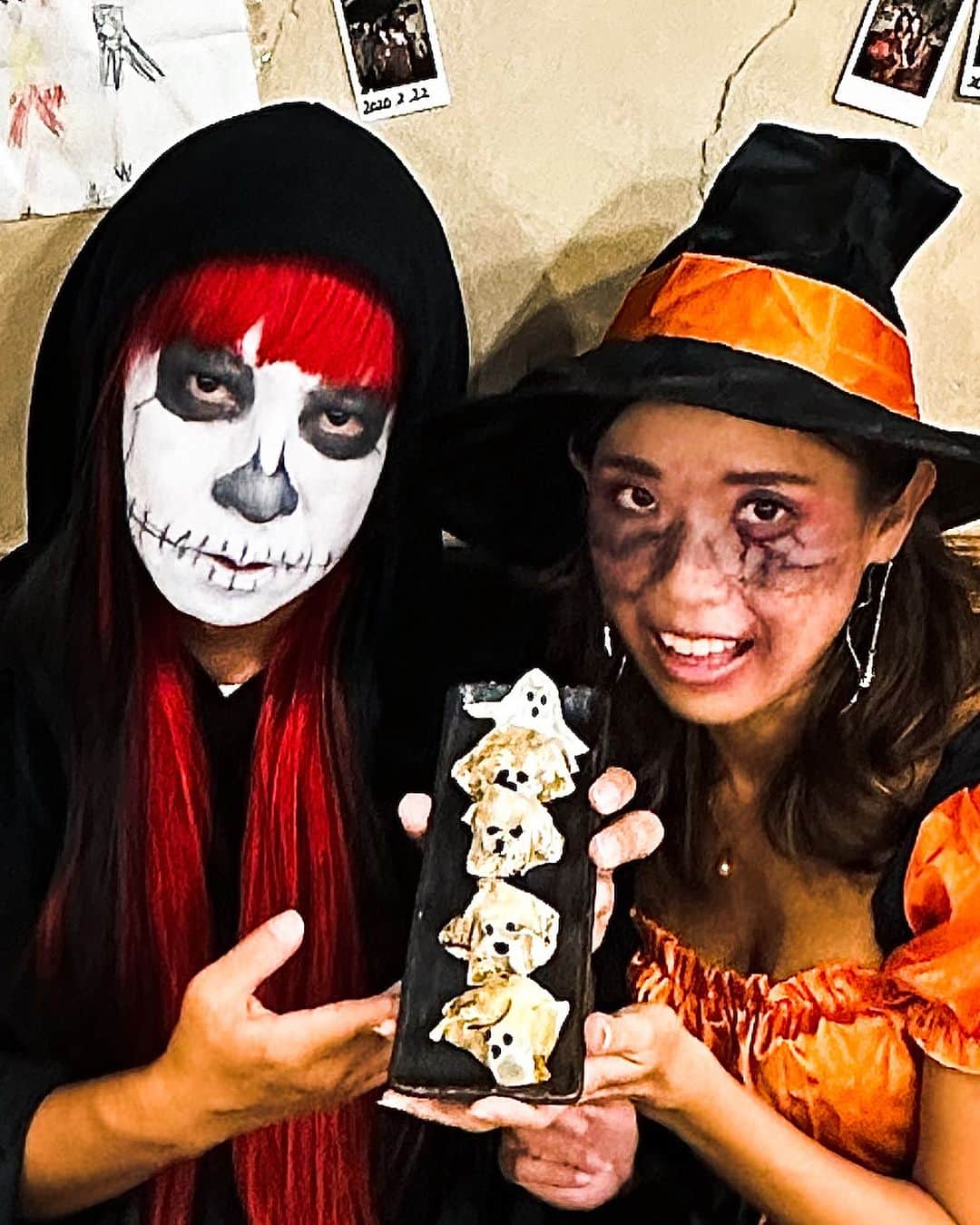 EMIKAのインスタグラム：「🎃 お化け料理と一緒に  #宮古島 #宮古島旅行 #宮古島観光 #宮古島おすすめ #宮古島スポット  #宮古島ビーチ #宮古島海  #宮古島シュノーケル #宮古島移住  #宮古島life #移住生活 #移住カップル  #デュアルライフ #スキンダイビング  #okinawa #miyakojima #duallife」