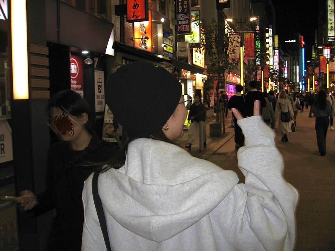 井尻晏菜さんのインスタグラム写真 - (井尻晏菜Instagram)「⁡ ⁡ ⁡ 朝にお味噌汁を飲むのが日課です。 ⁡ ⁡ 白湯とお味噌汁。 ⁡ ⁡ 小麦を……小麦を断つんだ……🌾  ⁡ #オールドデジカメ」11月2日 22時47分 - ijirianna0120