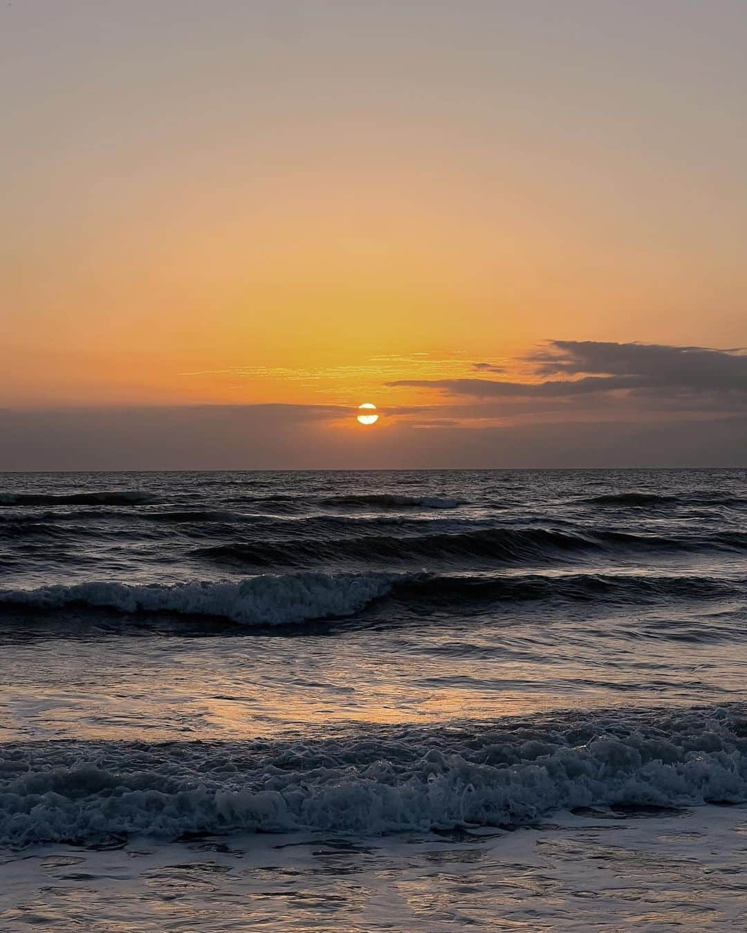 Carin Olssonさんのインスタグラム写真 - (Carin OlssonInstagram)「Beach days in October」11月2日 22時48分 - parisinfourmonths