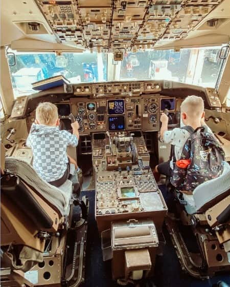 デルタ航空のインスタグラム：「Keep Climbing kiddos ❤️  Photo: @ashleydcarroll」