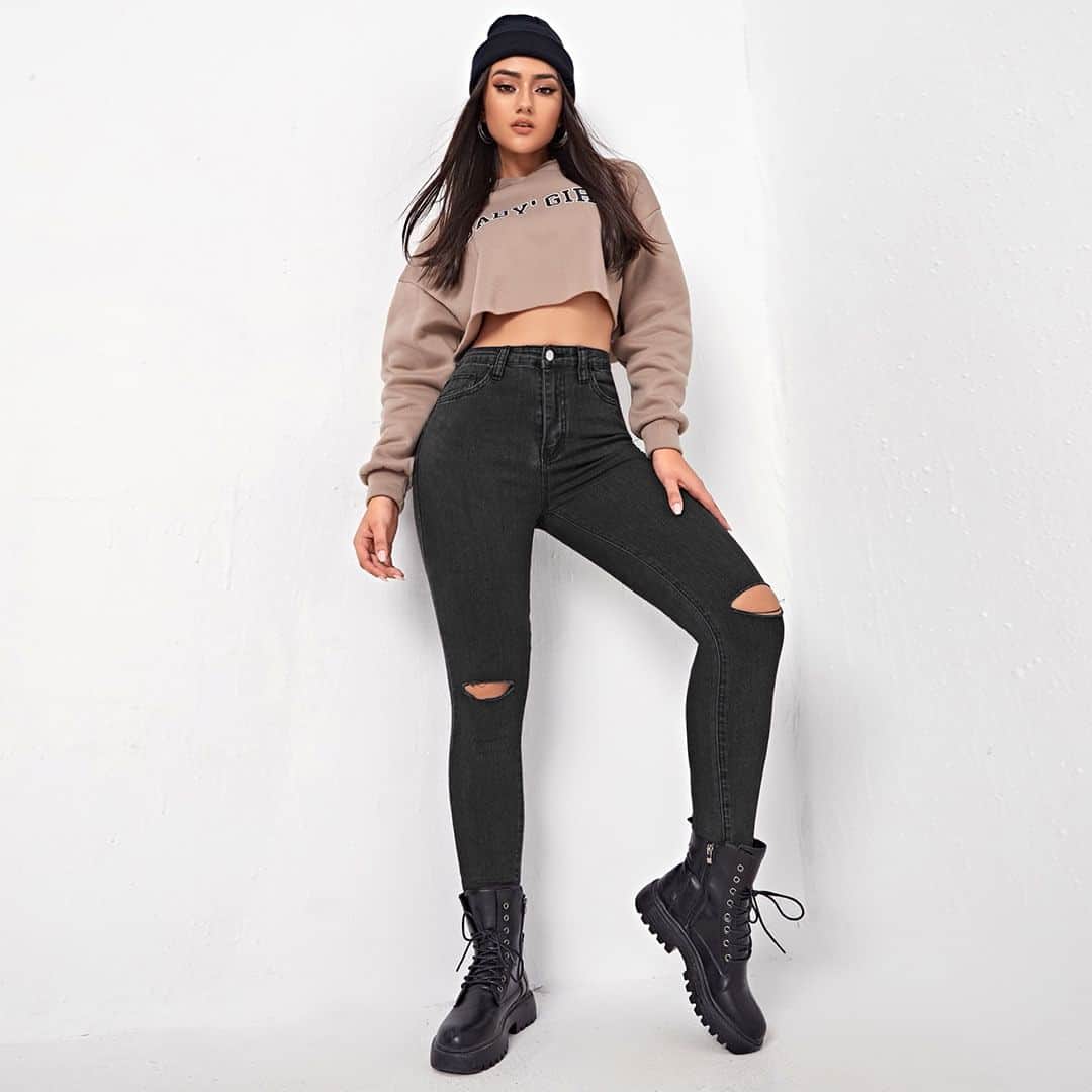 SHEINのインスタグラム：「Yeah, we're in our edgy era 🖤😎 Pick the pair that's giving bold jean queen energy 👇  🔎 12033461 3661101 3535026 3226784 10956972 11060781 5657067 10967531 6346087  #SHEIN #SHEINforAll #SHEINstyle #fashion #chic #denim」