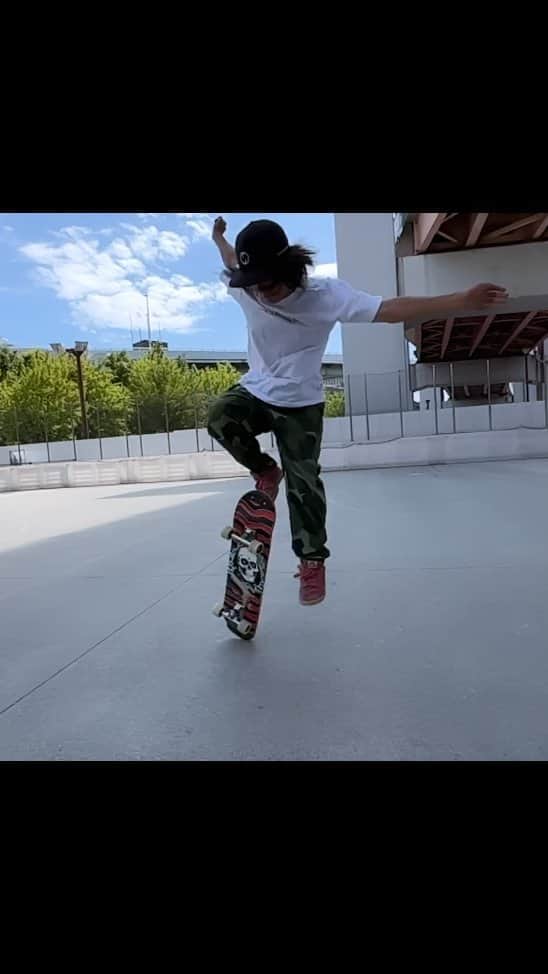 山本勇のインスタグラム：「Rare moves  @onepiece_staff #onepiece  #ワンピース #superskateboarding  #isamuyamamoto ©︎Eiichiro Oda/ Shueisha  #powellperalta  #bonesbearings #HASCO #fscom  #goodskates #decomposedskateboards #riptide #totalhealthcare #nike #❤️skateboarders #freestyleskateboarding  #skateboard #skateboarding #スケボー #スケートボード #skatecrunch  #skatecrunchmag  #braillskateboarding #metrogrammed  #berrics #redbull @powellperalta @bonesbearings @hascoskate @fscomsb @goodskates.inc @superskateboarding_ @decomposedskateboards @riptidesports @niketokyo @total_healthcare_nara  @redbull @berrics」