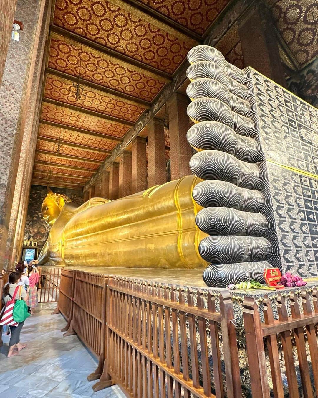 ききまるさんのインスタグラム写真 - (ききまるInstagram)「ワットポー🇹🇭 . バンコク三大寺院🛕 「ワット・ポー」 . . 黄金の ...