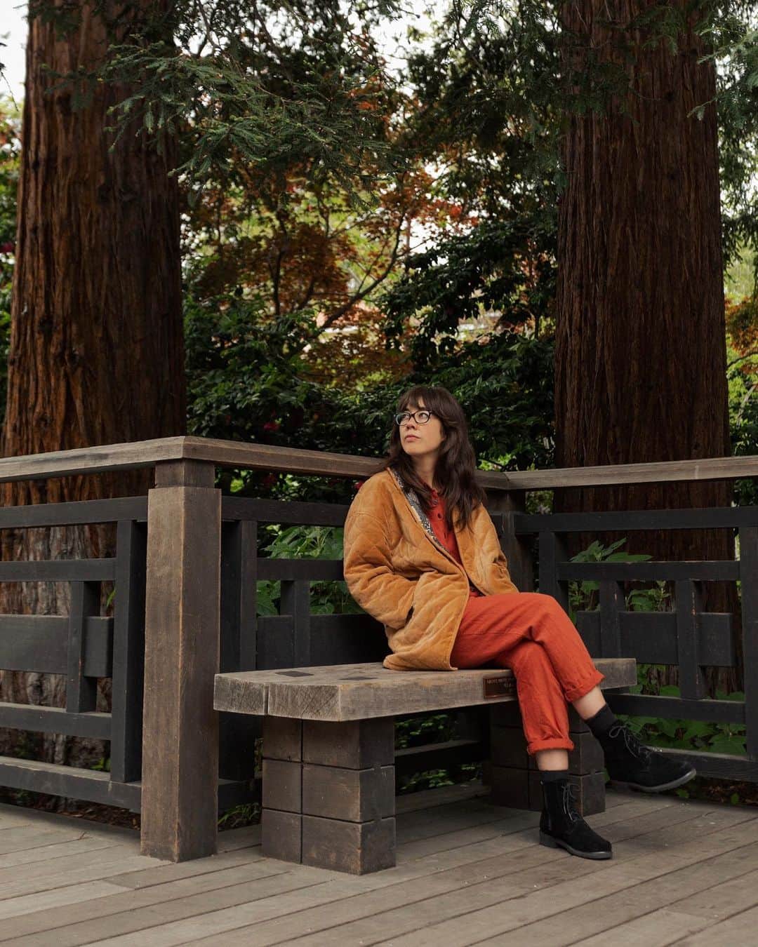 Kinfolk Magazineのインスタグラム：「In Issue Forty-Nine, we speak with author Jenny Odell (@jennitaur) about how time is being used against us, and the luxury of slowing down.   (Photos: @kourtneykyung)」