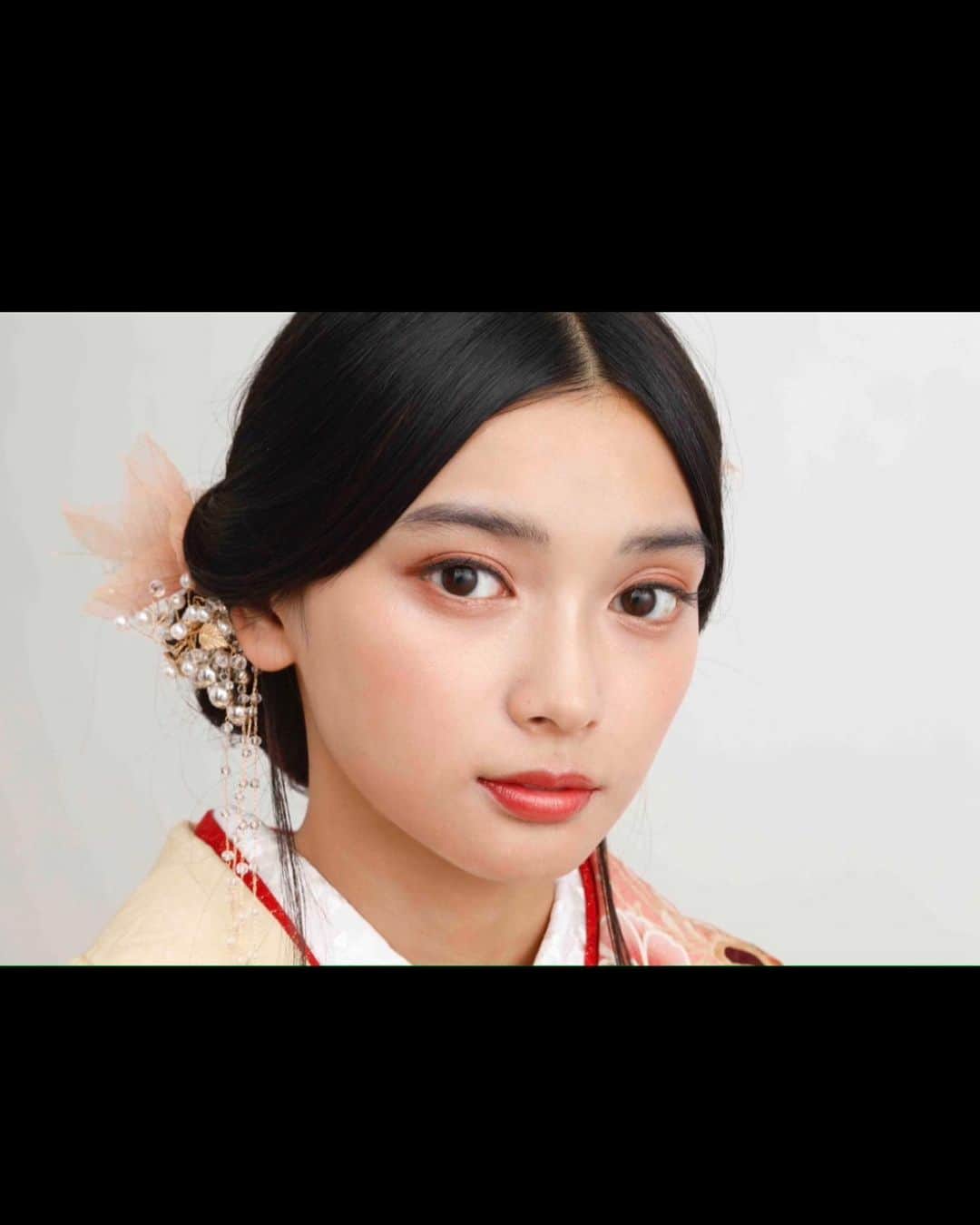 小寺結花さんのインスタグラム写真 - (小寺結花Instagram)「・ お知らせ 女性モード社「ハレの日の和装ヘア」 ヘアモデルをさせていただきました。  素敵な振袖に素敵なヘアメイクをしていただきとても幸せでした✨💕」11月2日 23時06分 - yuikakodera_box