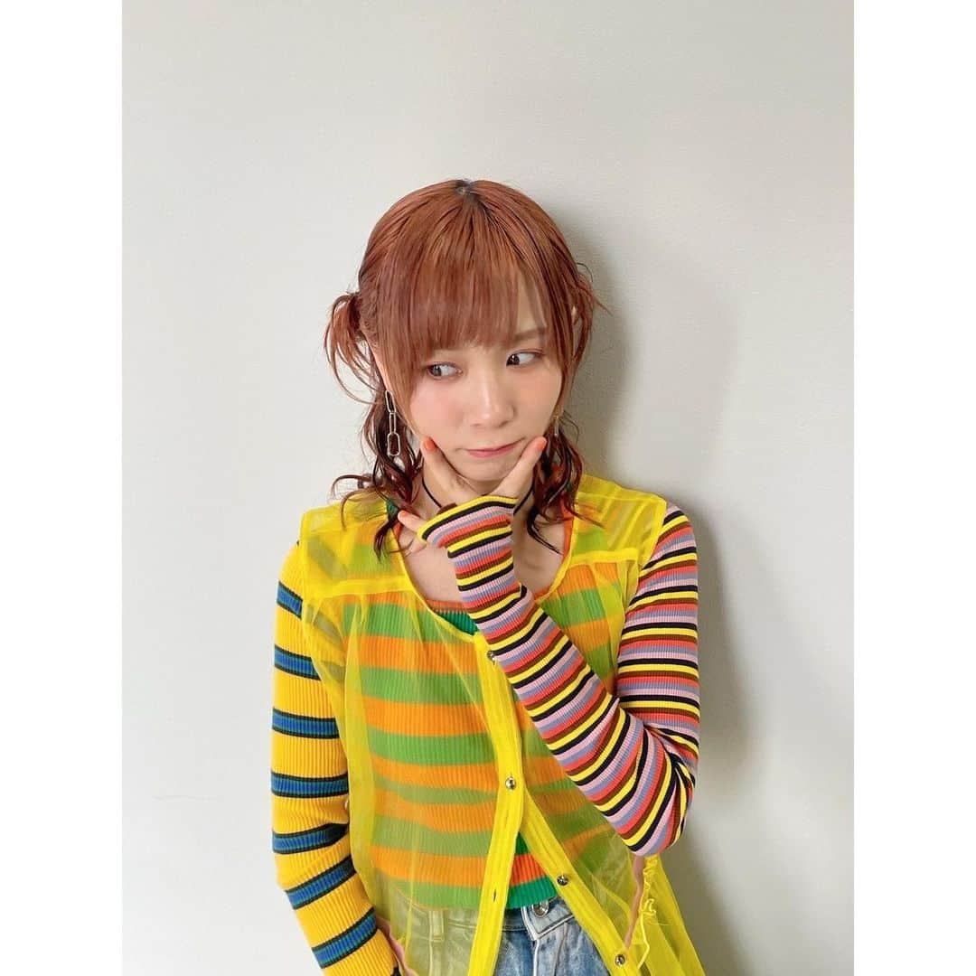 モモコグミカンパニーのインスタグラム：「『ダウンタウンDX』  styling @_ayanootaki_  hairmake @aoiokiraku   #ダウンタウンDX #モモコグミカンパニー」