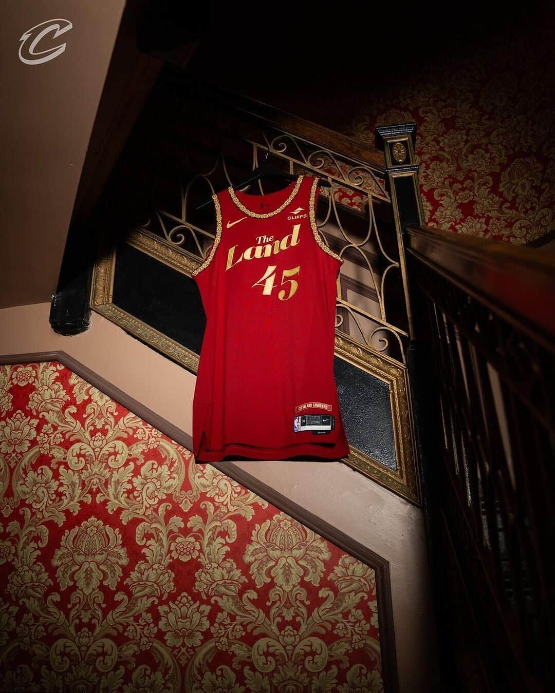 キャブスさんのインスタグラム写真 - (キャブスInstagram)「Cleveland Cavaliers x The Performing Arts 🎭  Presenting our 2023-24 Nike NBA City Edition uniform, inspired by our city’s rich history of performing arts from Playhouse Square, the largest Performing Arts Center in the United States outside of New York, to Severance Music Center, home to the world-renowned Cleveland Orchestra.  🔗 cavs.com/city」11月2日 23時26分 - cavs