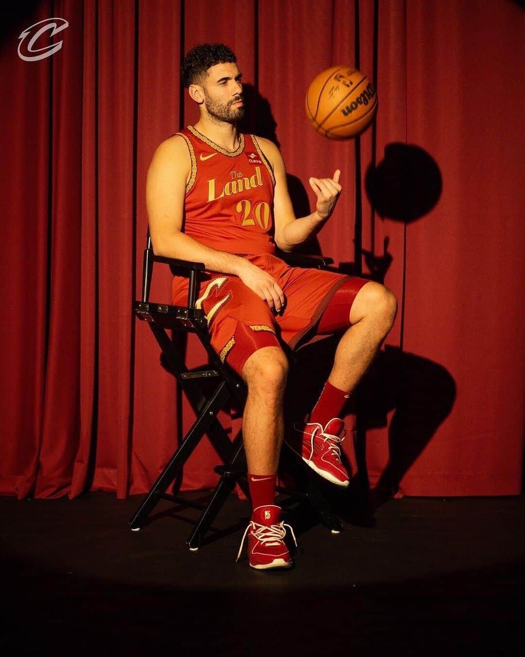 キャブスさんのインスタグラム写真 - (キャブスInstagram)「Cleveland Cavaliers x The Performing Arts 🎭  Presenting our 2023-24 Nike NBA City Edition uniform, inspired by our city’s rich history of performing arts from Playhouse Square, the largest Performing Arts Center in the United States outside of New York, to Severance Music Center, home to the world-renowned Cleveland Orchestra.  🔗 cavs.com/city」11月2日 23時26分 - cavs