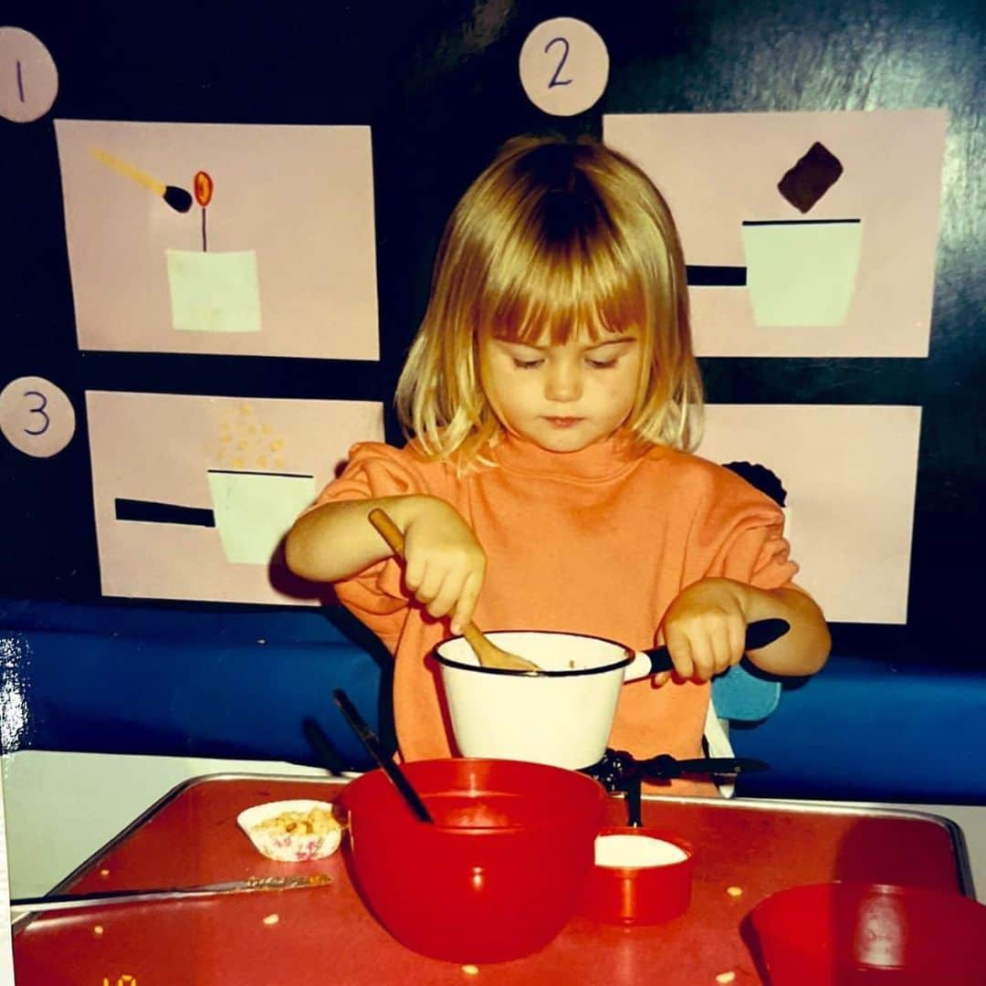 カーリー・ブースさんのインスタグラム写真 - (カーリー・ブースInstagram)「Being a 👩‍🍳 didn’t last long #tbt」11月2日 23時19分 - carlyabooth