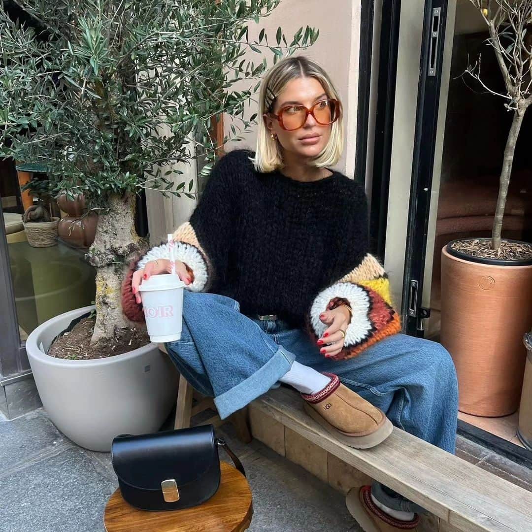 Margarida Corceiroさんのインスタグラム写真 - (Margarida CorceiroInstagram)「#stealthelook Sem ideias para os próximos outfits? Então este post é para si!  Descobrimos o Instagram da @audreyafs looks para se inspirar.  #luxwoman #repost @audreyafs  #outfit #inspo #inspiraçãododia #moda」11月2日 23時31分 - luxwoman_pt