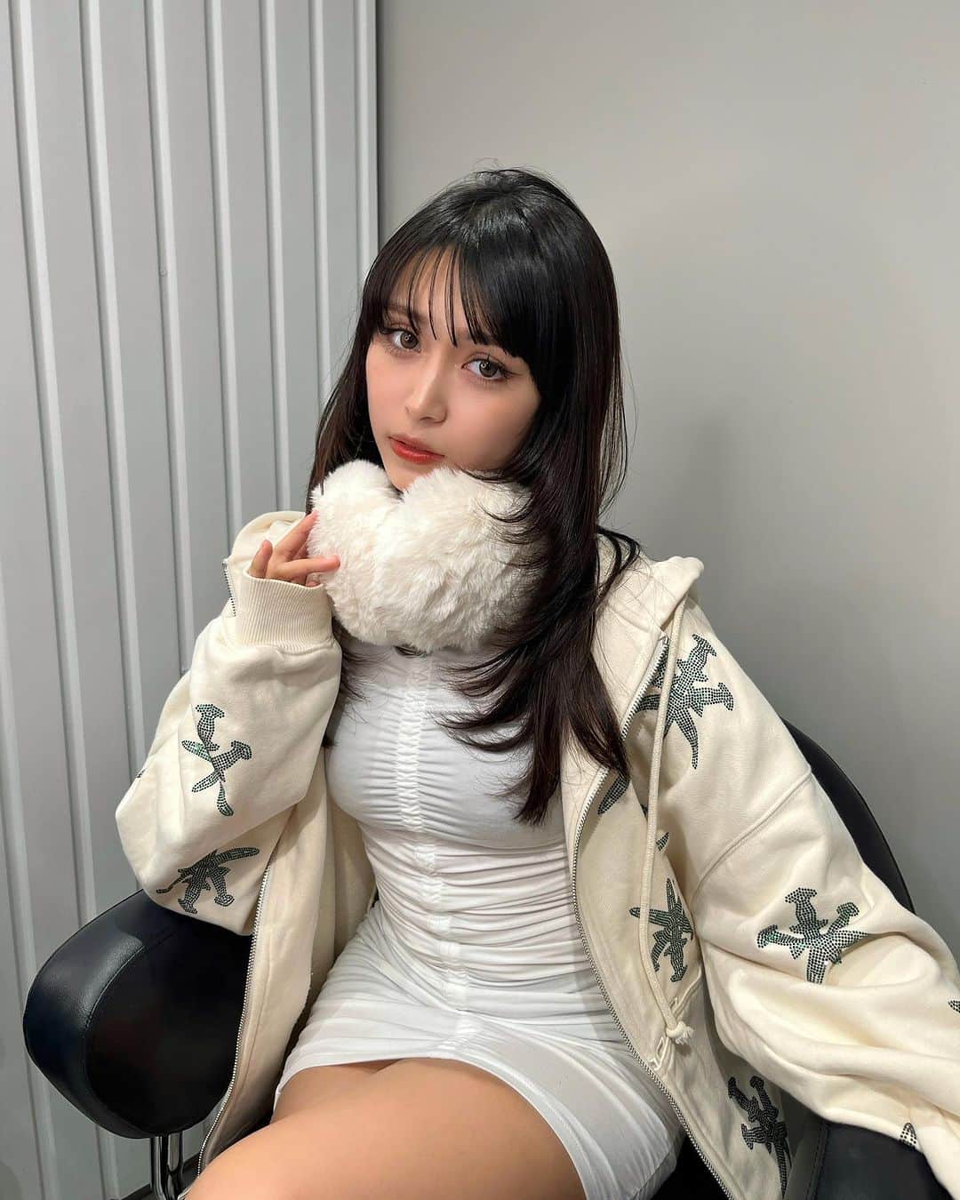 アンジーひよりのインスタグラム：「ヘアーバイまかちん‼️ ちょっとたんま、くしゃみ出る‼️」
