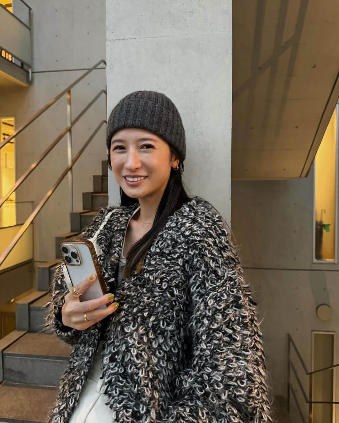 松本恵奈のインスタグラム：「aicoとお買い物行った時のコーディネート♡ どんなループにしようかなー、と考えている時から 絶対に可愛く作れる確信していた自信作です💪🏻 完成するまで何度も修正を重ねて、 遂にイメージしていた通りに作れました○  スタイリングの質問もいくつか着ていたのでハーフパンツ 合わせも参考にして頂けだら嬉しいです☺️  そしてこの日はですね、 clane×kijimaさんのニットcapに clane × reproductionさんとのコラボブーツを 合わせて一人コラボ祭りみたいになっていました😂 もbうすぐ発売のものが多いので 気になる方は是非checkしてみてください♡ #clane #kijimatakayuki #reproductionoffound #knitcap  #boots」