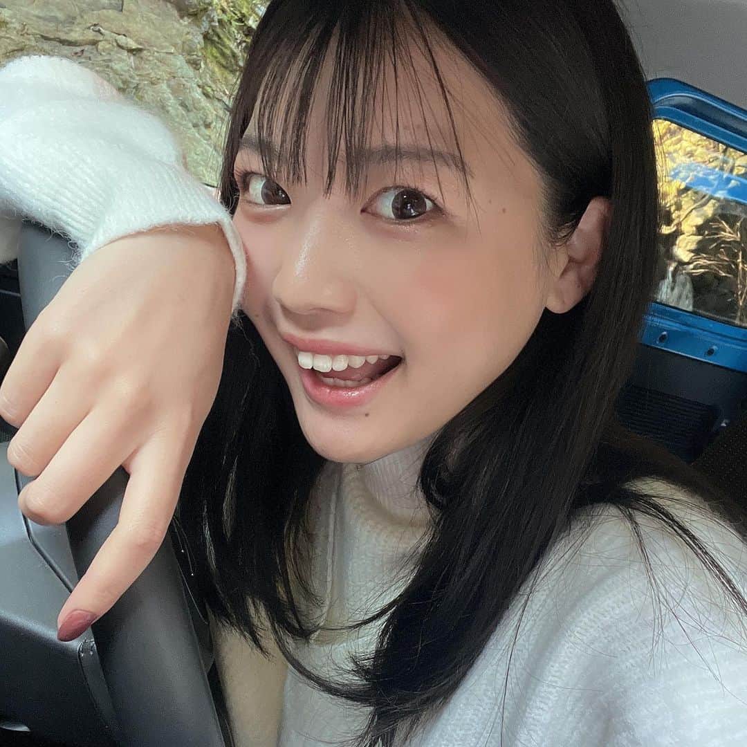 竹川由華のインスタグラム：「一緒にドライブする？  #japan  #japanese  #girl  #ドライブ  #Doraibu #model #モデル　#彼女感 #彼女とデートなうに使っていいよ  #自然」