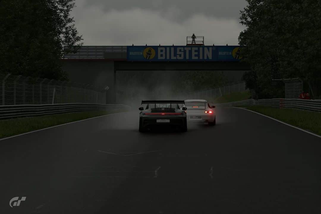 ルーカス・オルドネスのインスタグラム：「Spec II Update my 1st shots!  - In the Lake Louise with Ford Raptor❄️ - In the Nordschleife with the 992 GT3 RS 😍 #GT7 - Scapes with 992 GT3 RS in Porto Petro, Mallorca. Kaz and his team took this scapes background 📸when they attended my wedding😍」