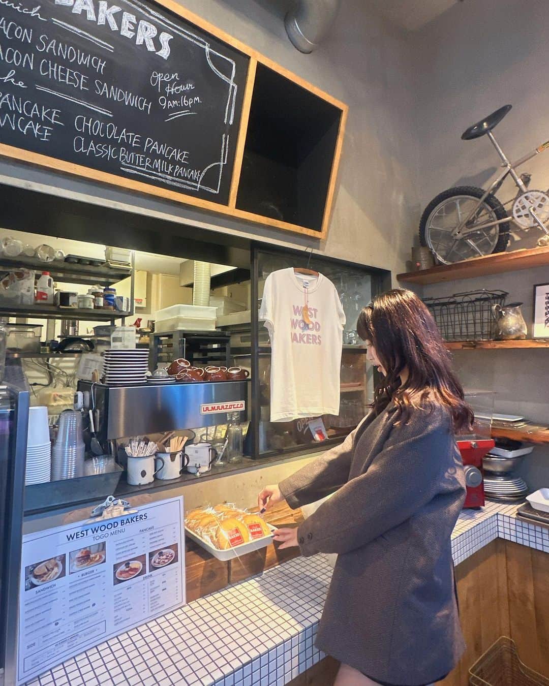 宮丸くるみさんのインスタグラム写真 - (宮丸くるみInstagram)「堀江にあるかわいいカフェ‎🤍  📍WEST WOOD BAKERS  #cafe #大阪カフェ #堀江カフェ #westwoodbakers #堀江ランチ #堀江グルメ #大阪ランチ」11月3日 0時45分 - k_r_m1225