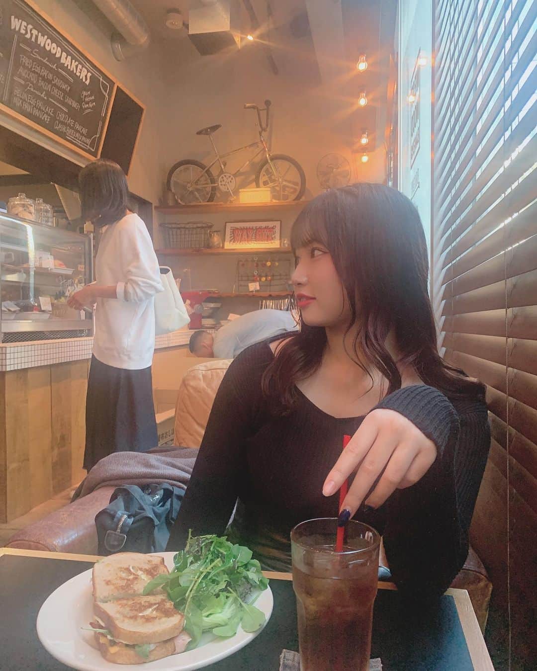 宮丸くるみさんのインスタグラム写真 - (宮丸くるみInstagram)「堀江にあるかわいいカフェ‎🤍  📍WEST WOOD BAKERS  #cafe #大阪カフェ #堀江カフェ #westwoodbakers #堀江ランチ #堀江グルメ #大阪ランチ」11月3日 0時45分 - k_r_m1225