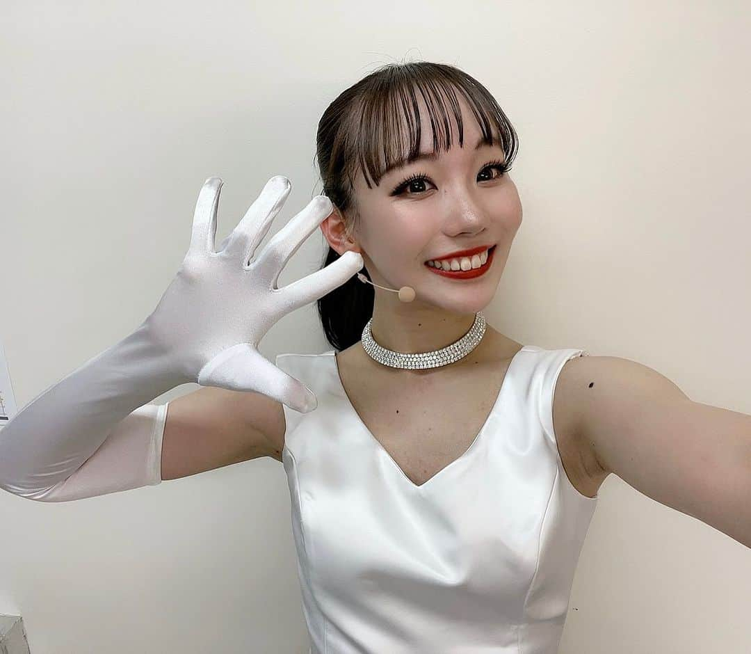 田中杏佳のインスタグラム：「#日劇前で逢いましょう 東京初日🎪  客席からの 笑い声も拍手もペンライトも最高すぎて ずっとずっと楽しかったなぁぁ😭🫶💜  皆さんの笑顔が私たちにパワーをくれるのです。❤️‍🔥 本当にありがとうございます。  明日からも頑張るぞー！！」