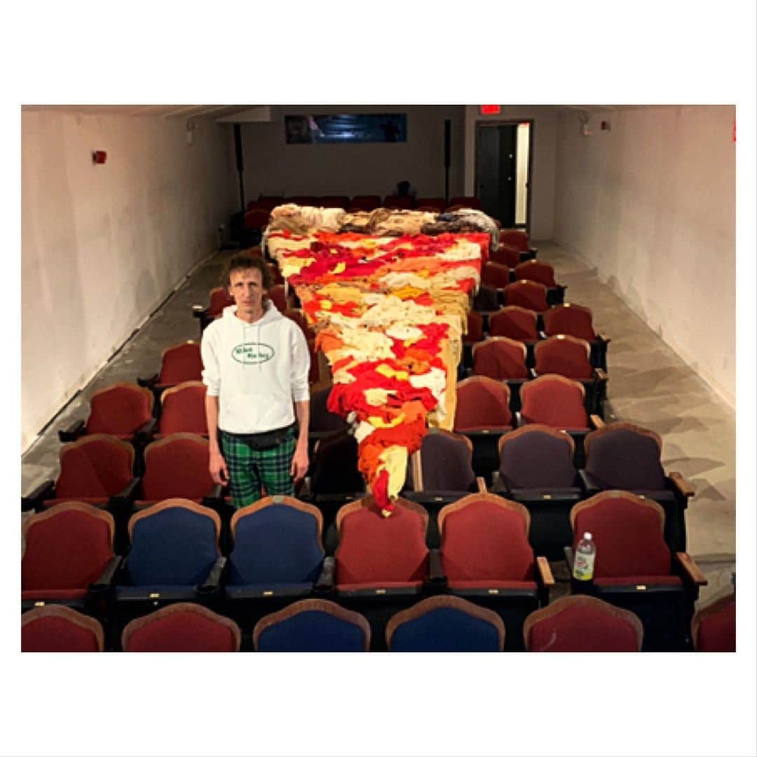 マット・ディロンのインスタグラム：「Throw back to the amazing, insane Gelitin art show at O’Flarety’s gallery on Ave. A in NYC  @gelitin_official @psychojonkanoo #newyorkslice」