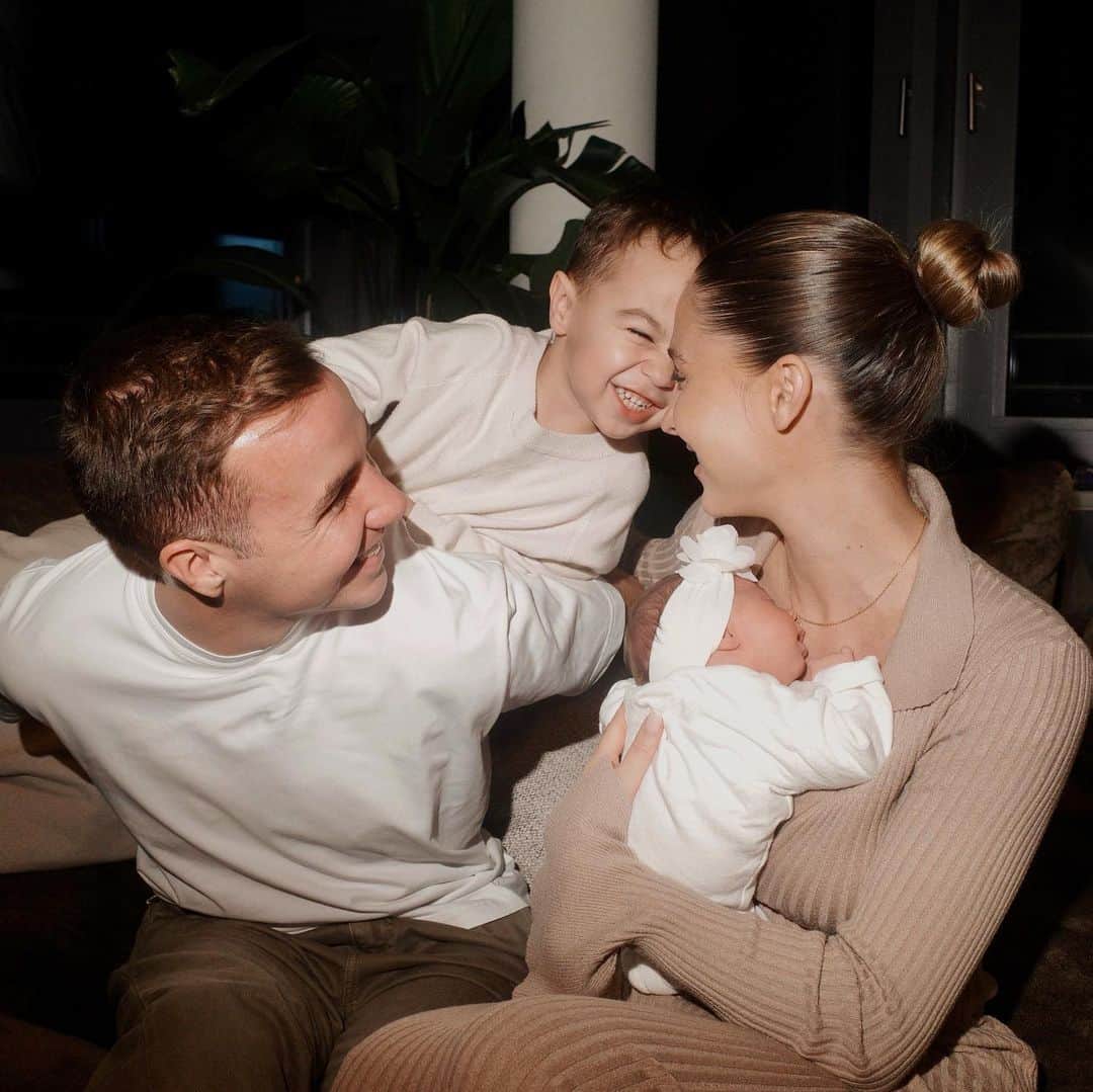 アン・キャサリン・ボメルのインスタグラム：「Our daughter Gioia was born on October 20th and we are beyond happy to have her home with us 🤍」
